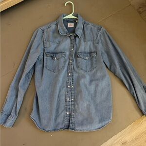 Levi’s Jean shirt medium